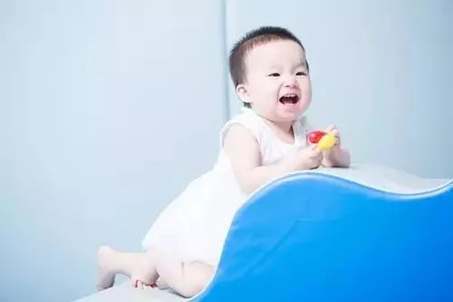 孩子拿幼儿园的玩具回家怎么办,小朋友从幼儿园拿东西回来怎么办