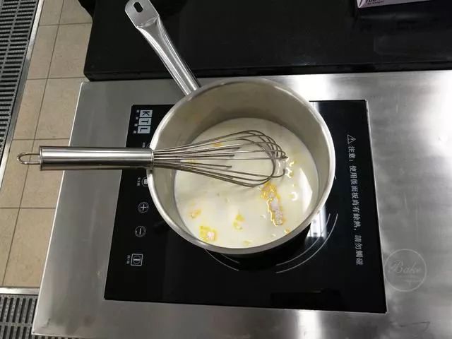 奶油奶冻蛋糕卷 (奶冻蛋糕卷如何做)