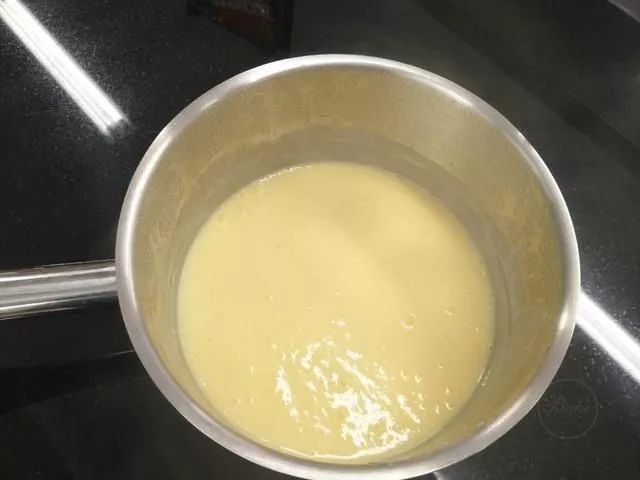 奶油奶冻蛋糕卷 (奶冻蛋糕卷如何做)