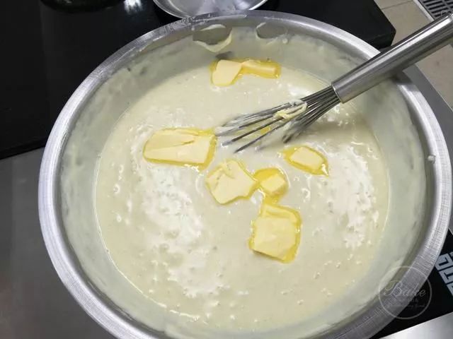 奶油奶冻蛋糕卷 (奶冻蛋糕卷如何做)