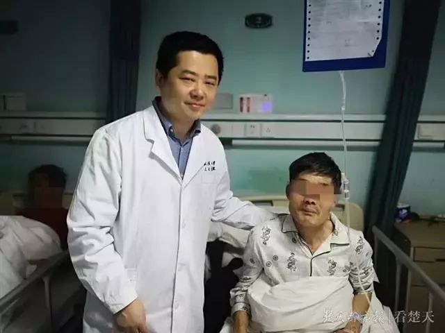 吓人!男子酒后呕吐,竟然吐出大肉团!医生:是肿瘤!还有更奇葩的