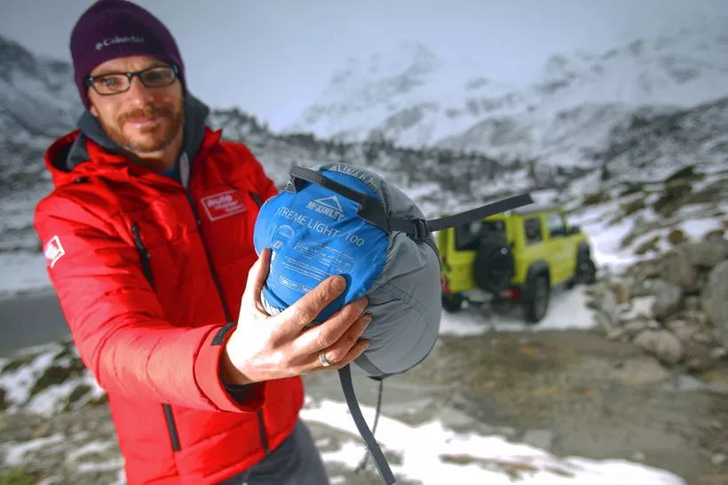 铃木吉姆尼试驾视频,硬朗的造型全新铃木吉姆尼实车