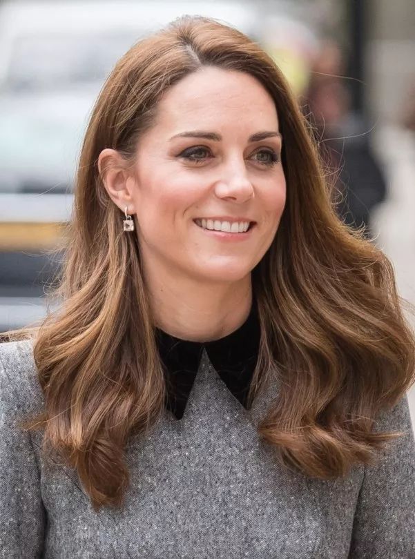 这届年轻人到底想要什么,为什么现在年轻人都想整容