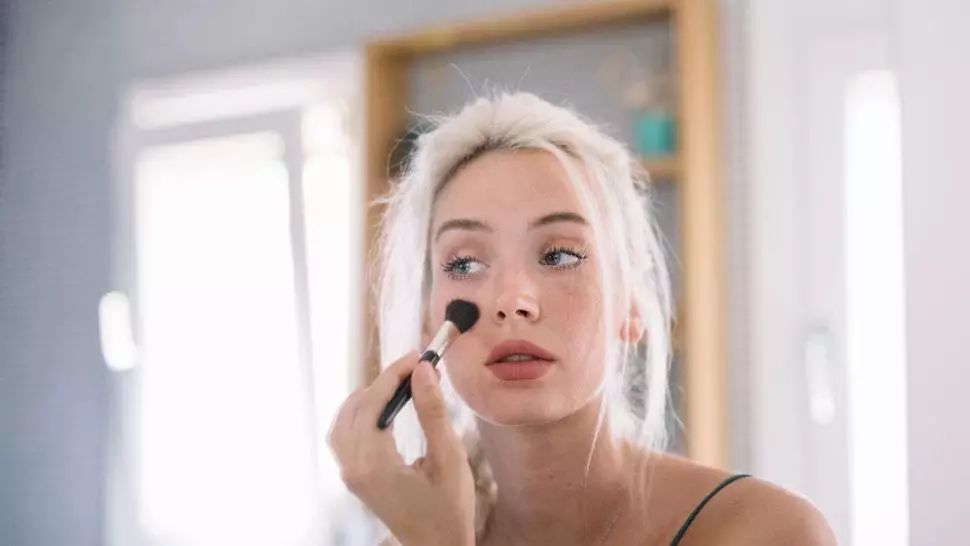 这届年轻人到底想要什么,为什么现在年轻人都想整容