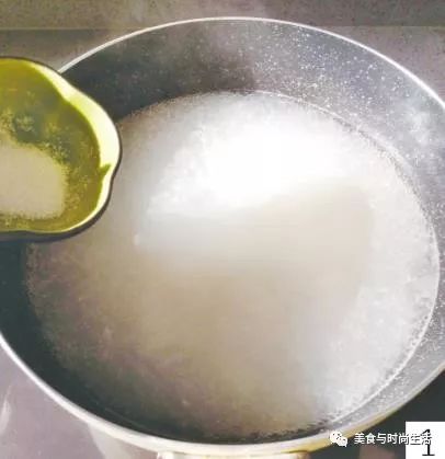 自己在家怎么做黄米凉糕,黄米凉糕最正宗的做法