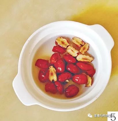 自己在家怎么做黄米凉糕,黄米凉糕最正宗的做法