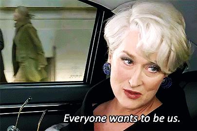 骗哭纽约上流圈，上被告席穿得像走秀，这位要被拍成美剧的假名媛终于被判刑了