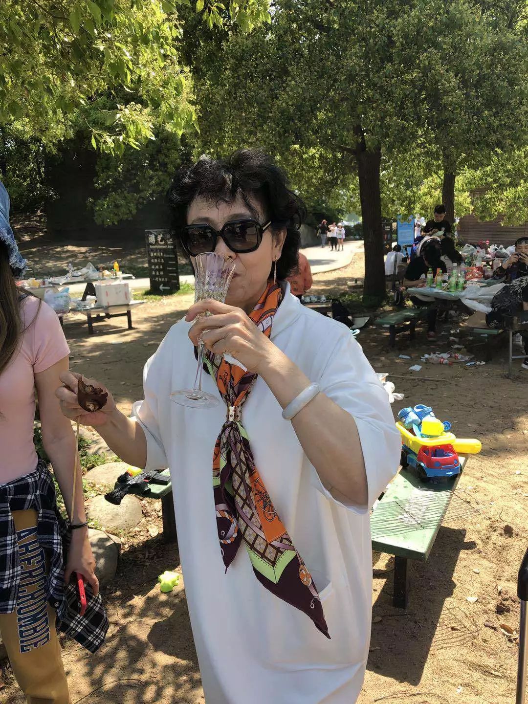 原来这些长相年轻的妈妈都有一套保养秘籍,赶紧转给我妈看~