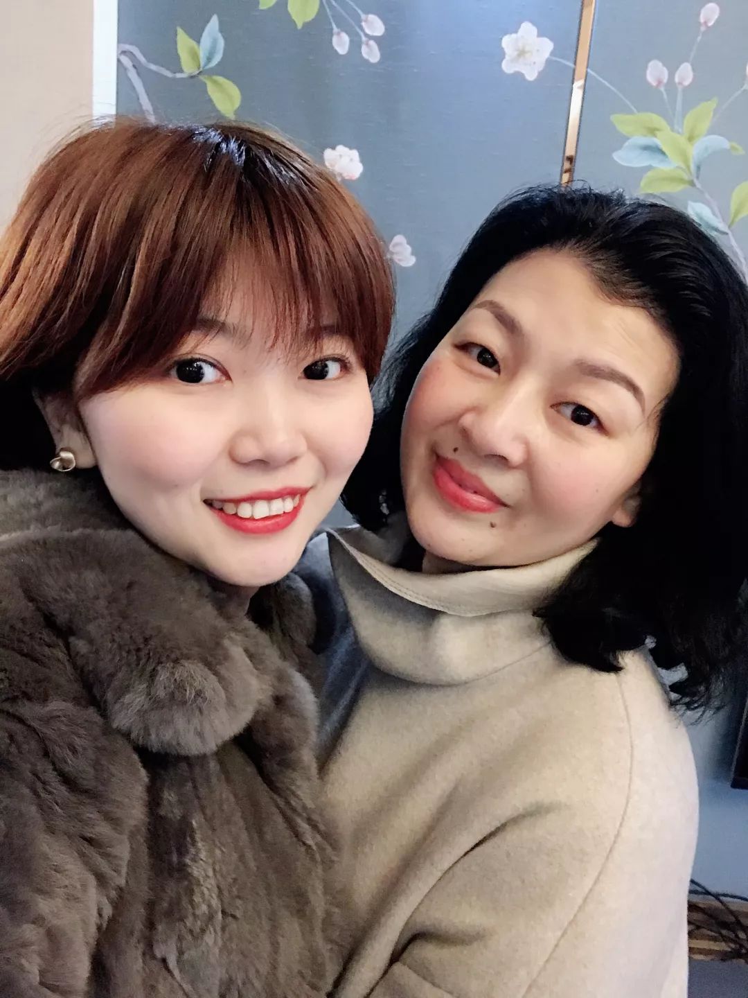 原来这些长相年轻的妈妈都有一套保养秘籍,赶紧转给我妈看~