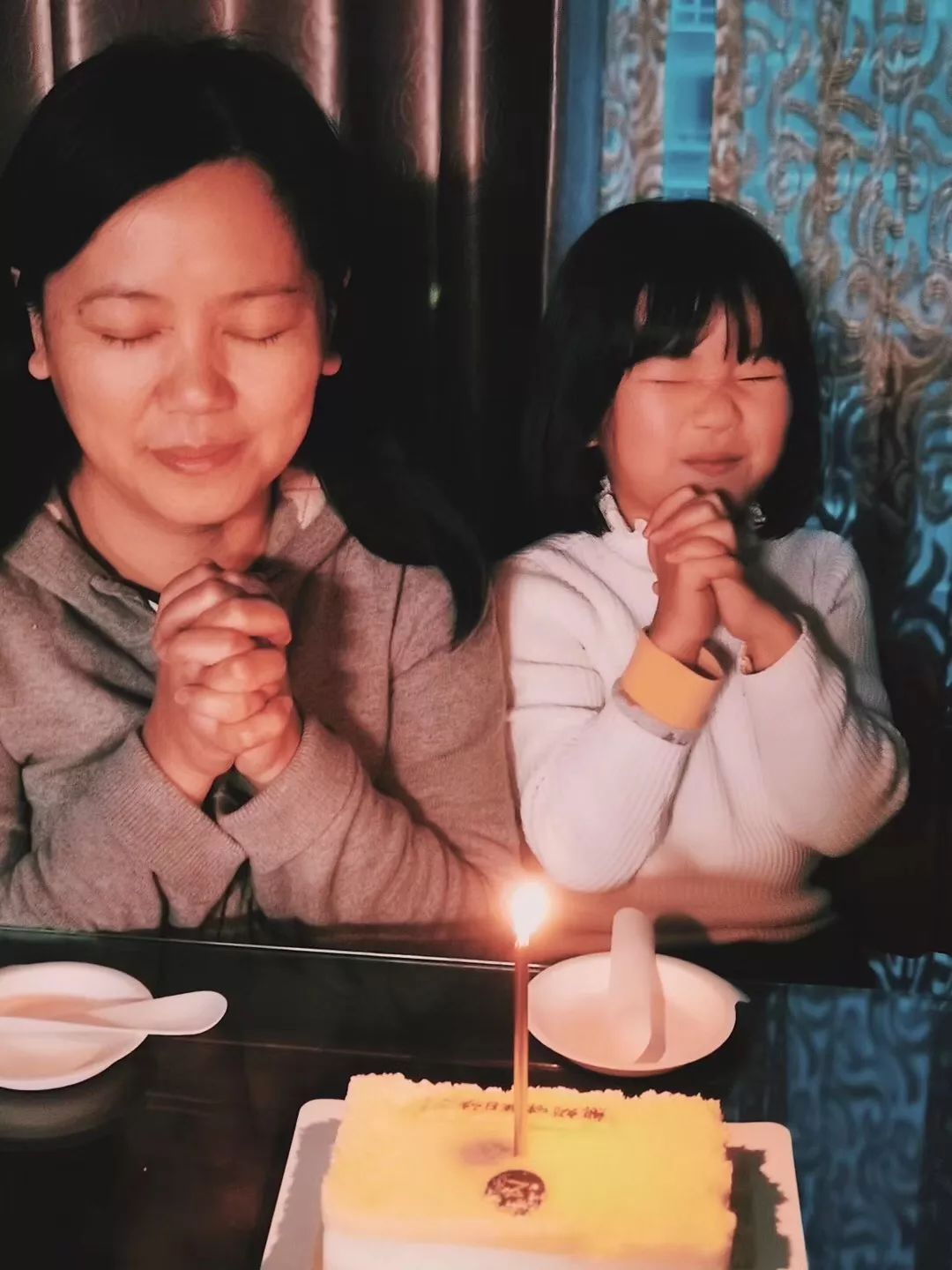 原来这些长相年轻的妈妈都有一套保养秘籍,赶紧转给我妈看~