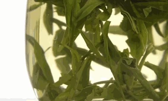 原来这些长相年轻的妈妈都有一套保养秘籍，赶紧转给我妈看~