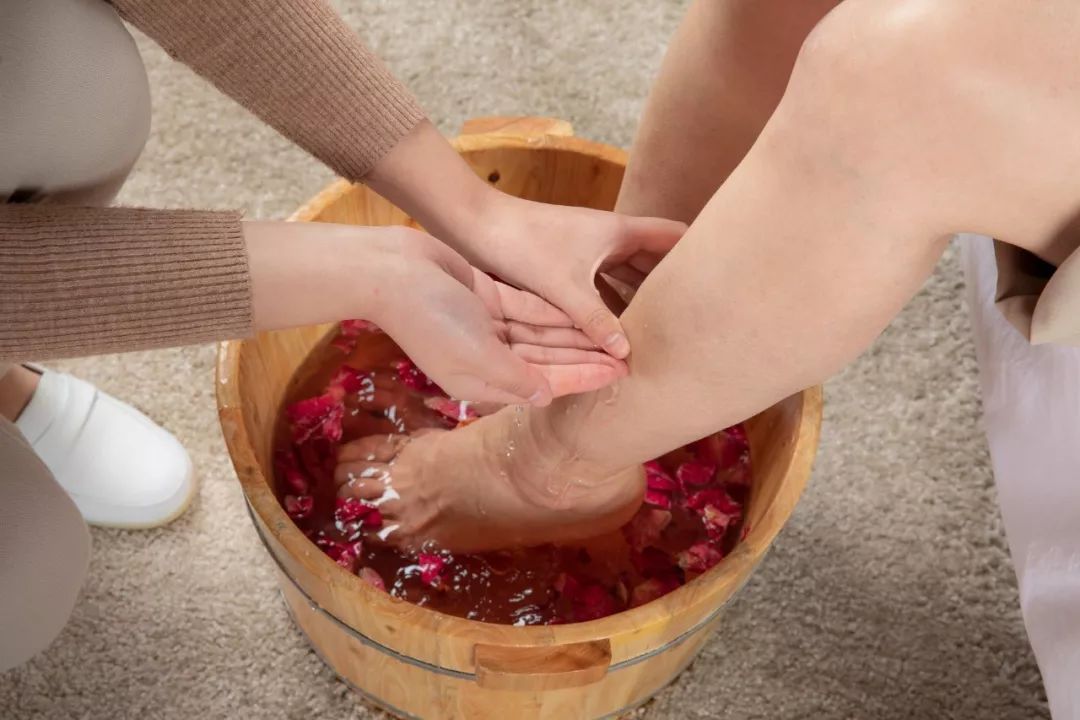 感恩母亲节经典诗词,谁言寸草心报得三春晖母亲节快乐