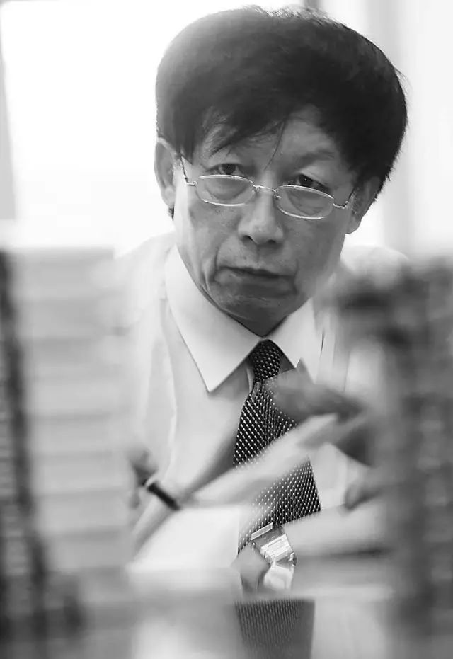 易中天为什么离开武汉大学,楚材的下场