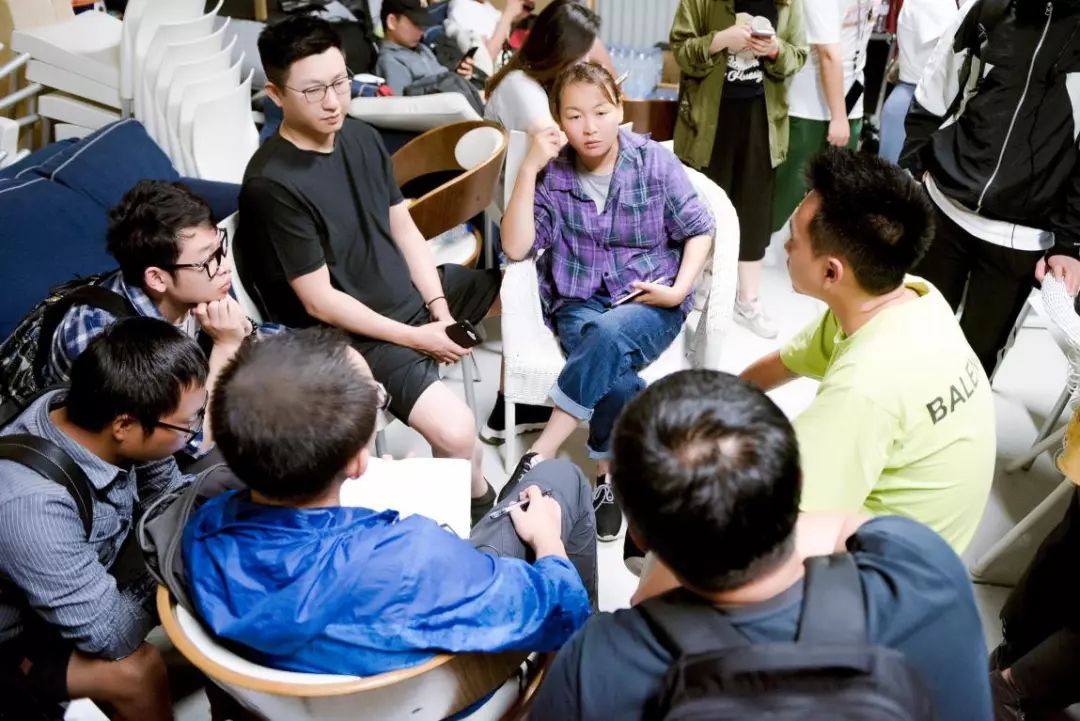 妻子的浪漫旅行主持人问李娜,妻子的浪漫旅行主持人提问张杰