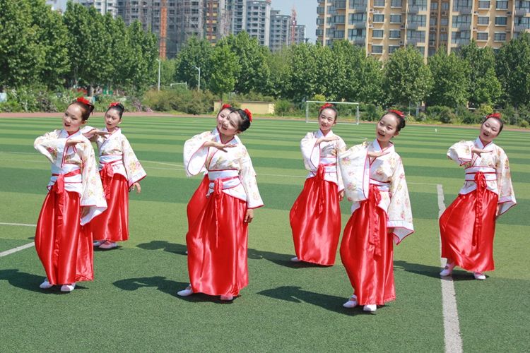 课后服务开展对孩子的影响和感受,课后服务增加家长的负担