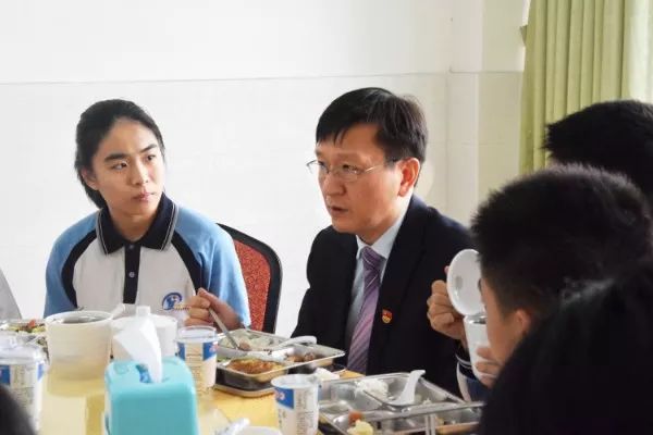 深调研|广州市天河外国语学校：后起之秀，如何实现弯道超车？