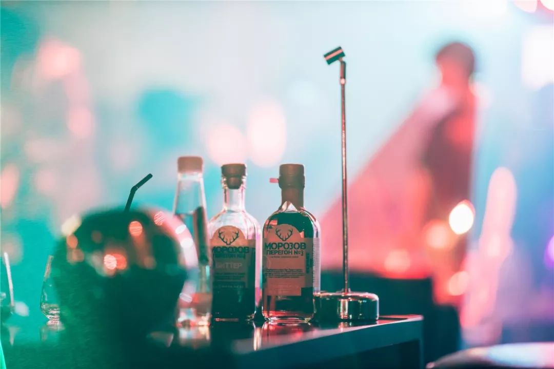 灵隐深处竟然藏着一座蹦迪盒子！蔓越莓味的野格你肯定没喝过！新店