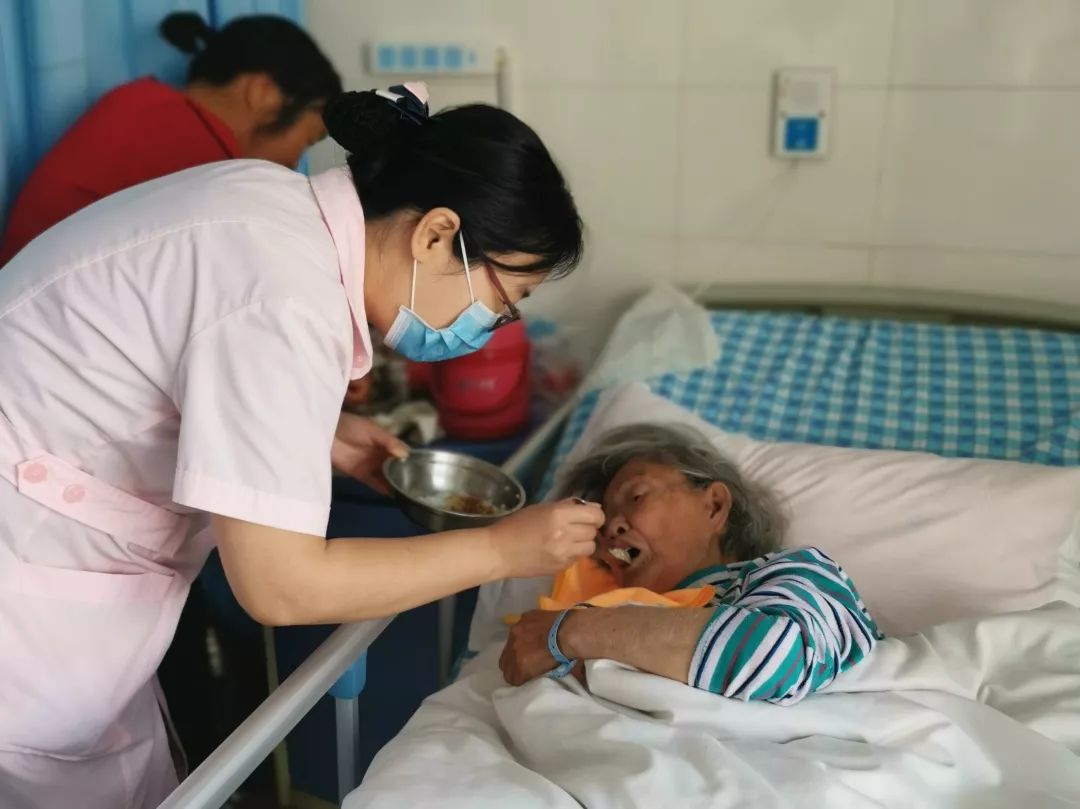 义乌全市13位优秀护士小姐姐集体亮相!为她们打call