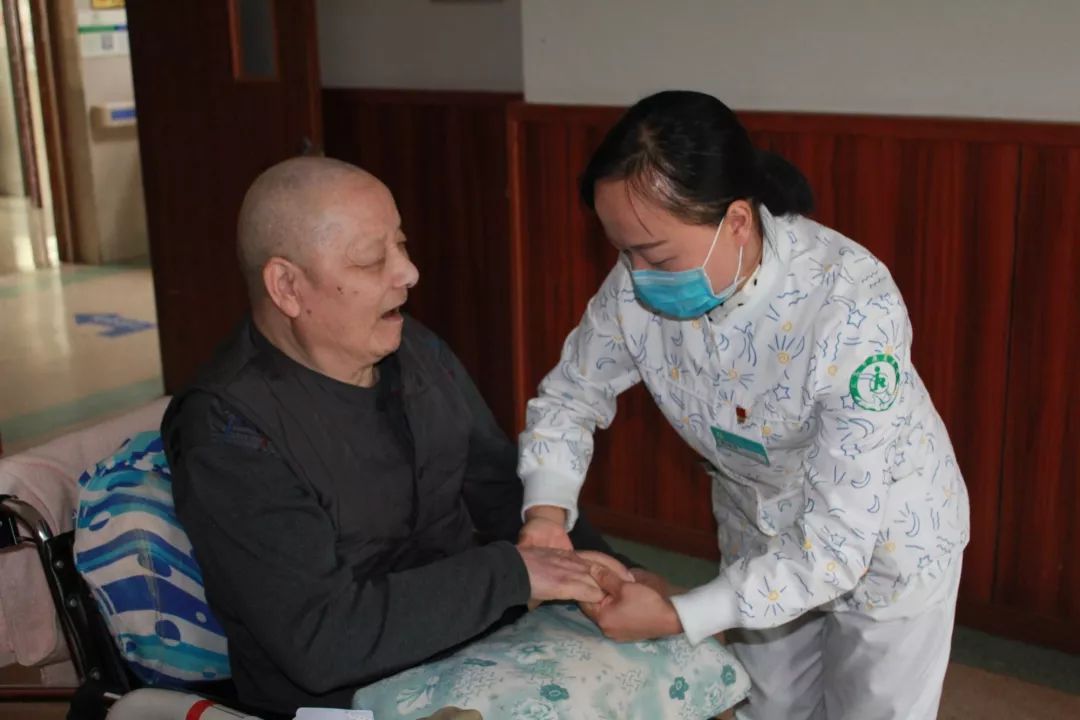 义乌全市13位优秀护士小姐姐集体亮相!为她们打call