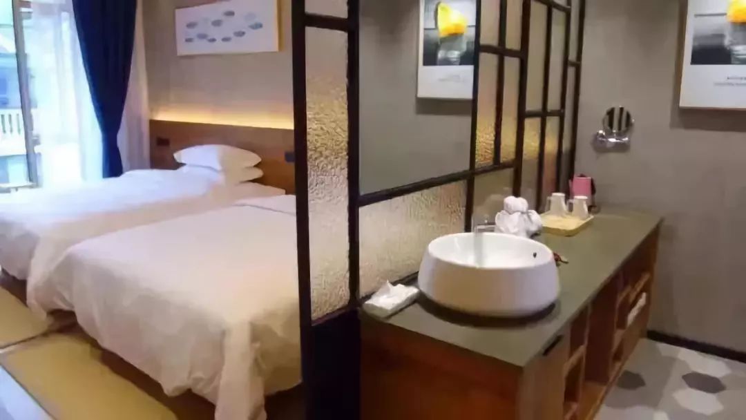 碧海蓝天三亚湾民宿,一间与海零距离的海景民宿