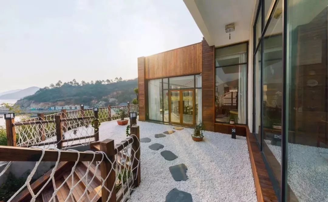 碧海蓝天三亚湾民宿,一间与海零距离的海景民宿