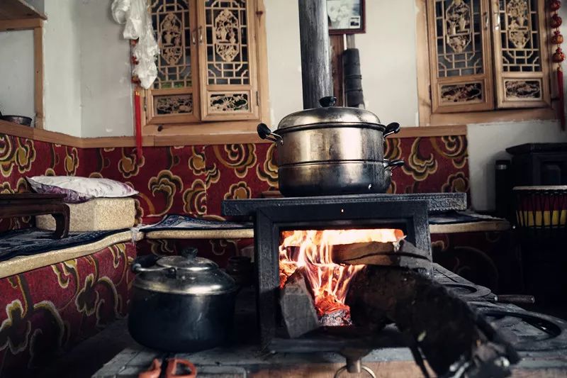 从丽江到茨中：菜场买恶魔果实、修道院酿酒士、高原油泼面……开启了无数的第一次|香格里拉环线（上）