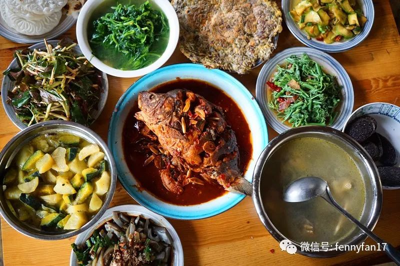 从丽江到茨中：菜场买恶魔果实、修道院酿酒士、高原油泼面……开启了无数的第一次|香格里拉环线（上）