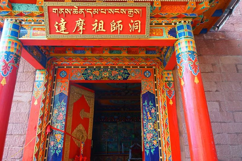 从丽江到茨中：菜场买恶魔果实、修道院酿酒士、高原油泼面……开启了无数的第一次|香格里拉环线（上）