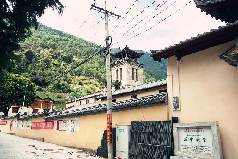 从丽江到茨中：菜场买恶魔果实、修道院酿酒士、高原油泼面……开启了无数的第一次|香格里拉环线（上）