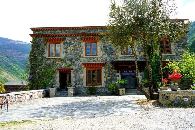 从丽江到茨中：菜场买恶魔果实、修道院酿酒士、高原油泼面……开启了无数的第一次|香格里拉环线（上）