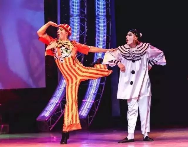 嫦娥奔月、拜月大典、还有让罗志祥陈赫都中毒的宝石老舅《野狼disco》！这个中秋嗨不停……