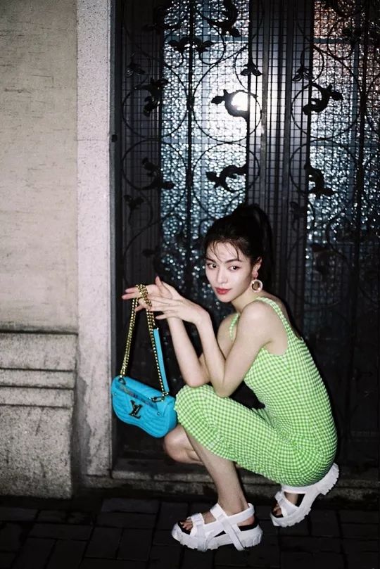 今年夏天这几款凉鞋真的美哭了,这个夏天让你美炸的凉鞋