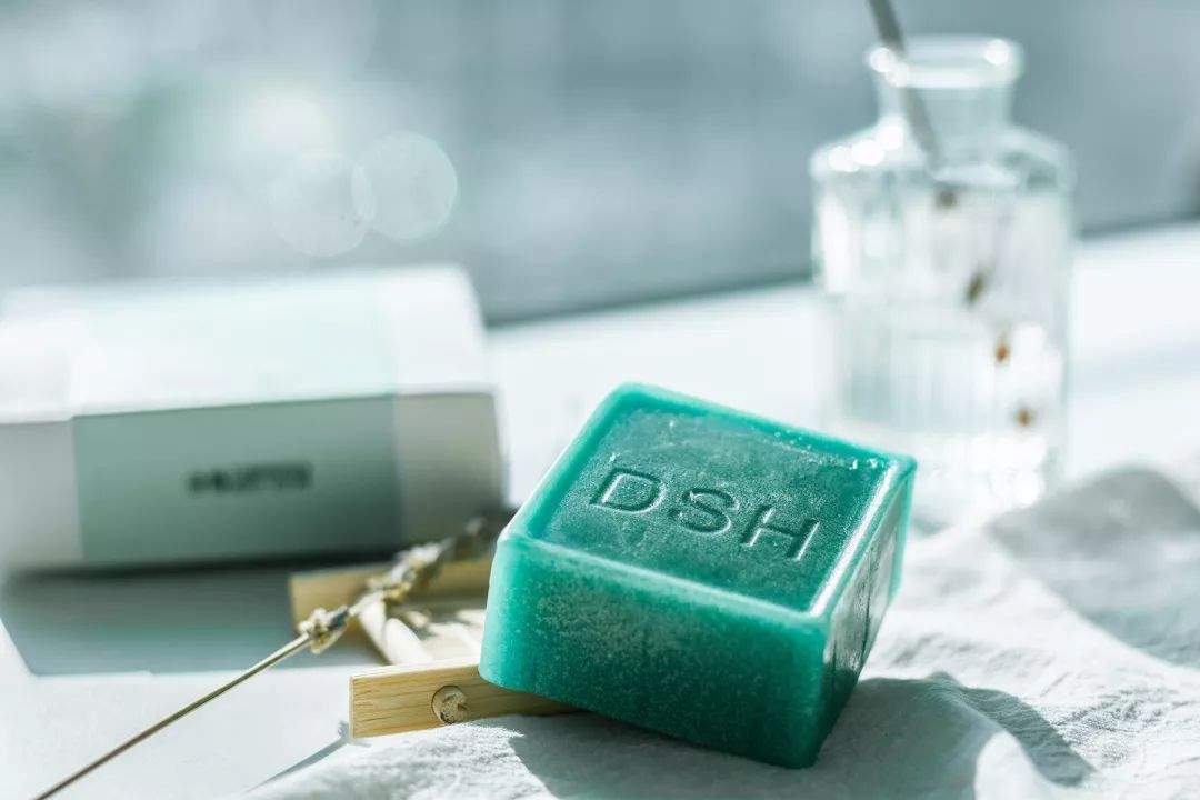 鼻头总是挤出白色丝条中医辨证,鼻头一挤就有白丝