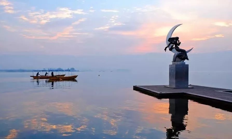 新闻联播等央视栏目,一年聚焦西昌N次,西昌狂谢“央妈”的爱!