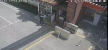 热泪盈眶!16名“蓝朋友”集体为这位四川姑娘庆生!