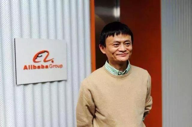 56岁“赌后”跟马云、李嘉诚学摆风水,身价暴涨百亿,无人敢娶!