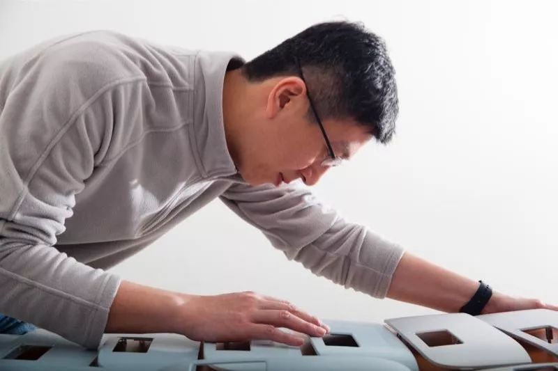 预告：明基新款智能家用色准投影仪，AI智能语音加持，在家打造专业影院在线学习娱乐中心