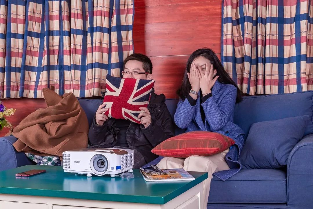 预告：明基新款智能家用色准投影仪，AI智能语音加持，在家打造专业影院在线学习娱乐中心