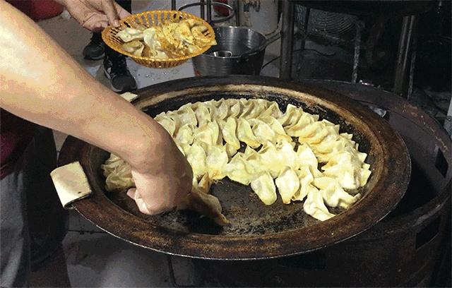 锅贴为什么要用两张饺子皮,从饺子到面条