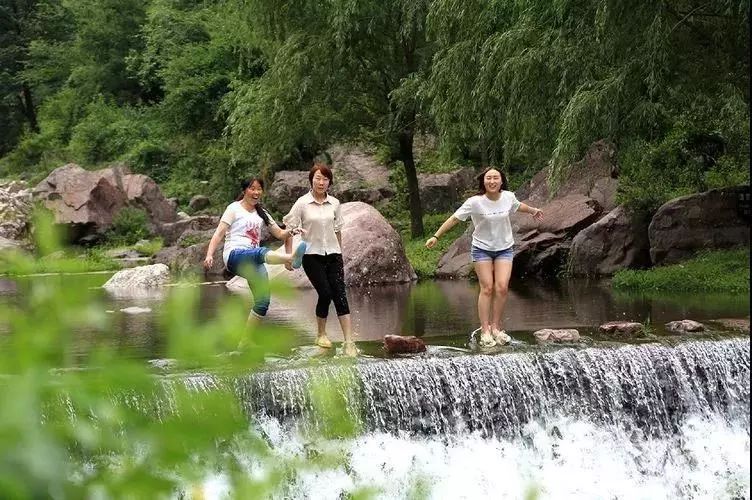 跟着抖音去探店周末去哪玩,小沟背两日游