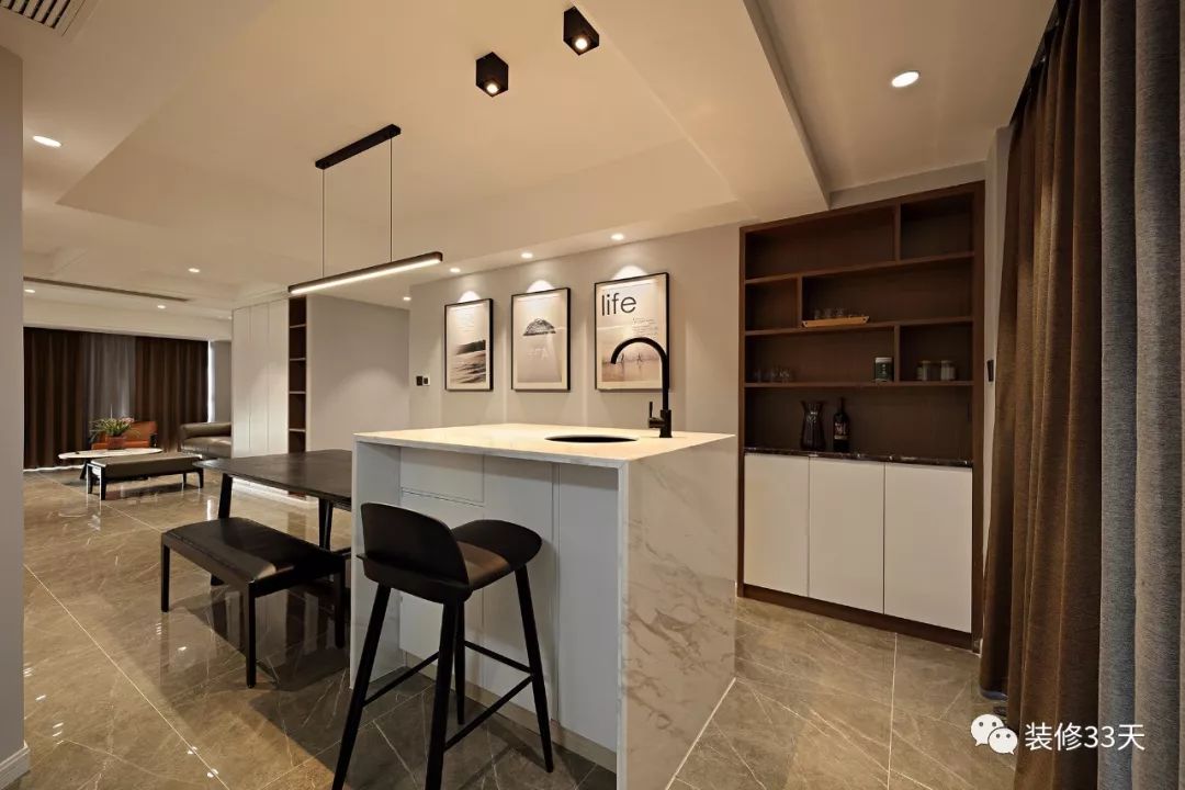 电视墙整面柜带隐形门小户型,四室高级感隐形门电视墙