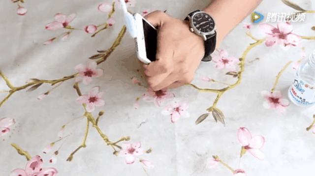 手机平放还是翻过来好,手机朝下放什么意思