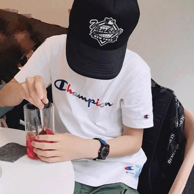 champion明星穿搭,全新champion冠军日版圆领卫衣