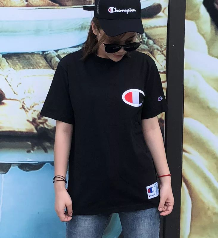 champion明星穿搭,全新champion冠军日版圆领卫衣