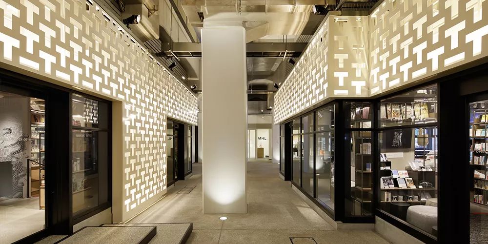 茑屋书店全国门店,国内最大规模的茑屋书店率先入驻