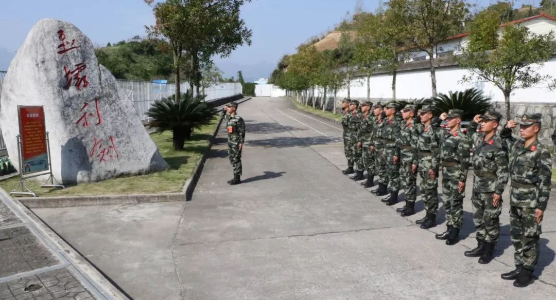 三峡大坝守卫,三峡大坝武警守卫