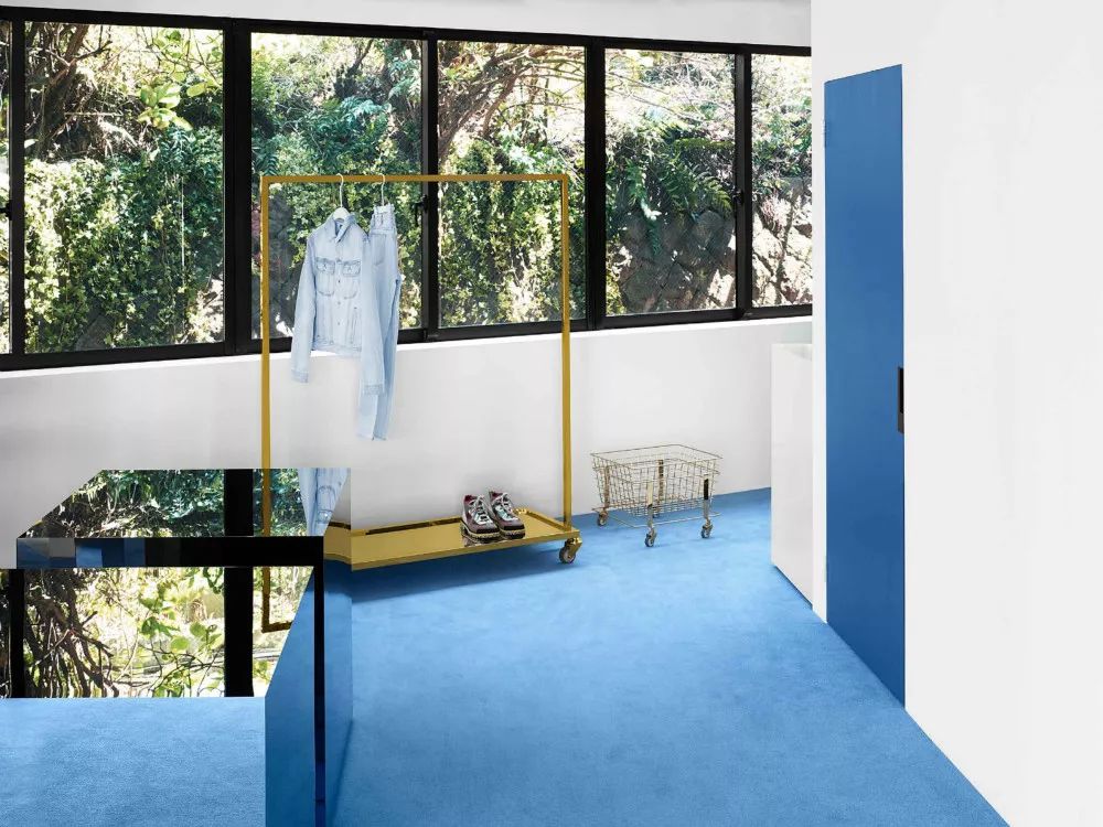 基础款牛仔裤单品有哪些,时尚牛仔裤好看又舒适你值得拥有