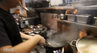 自从开了店家里什么都顾不上,自从开了饭店哪都去不了