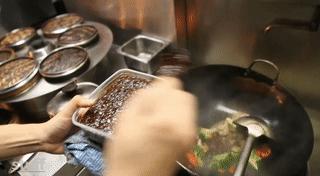 自从开了店家里什么都顾不上,自从开了饭店哪都去不了