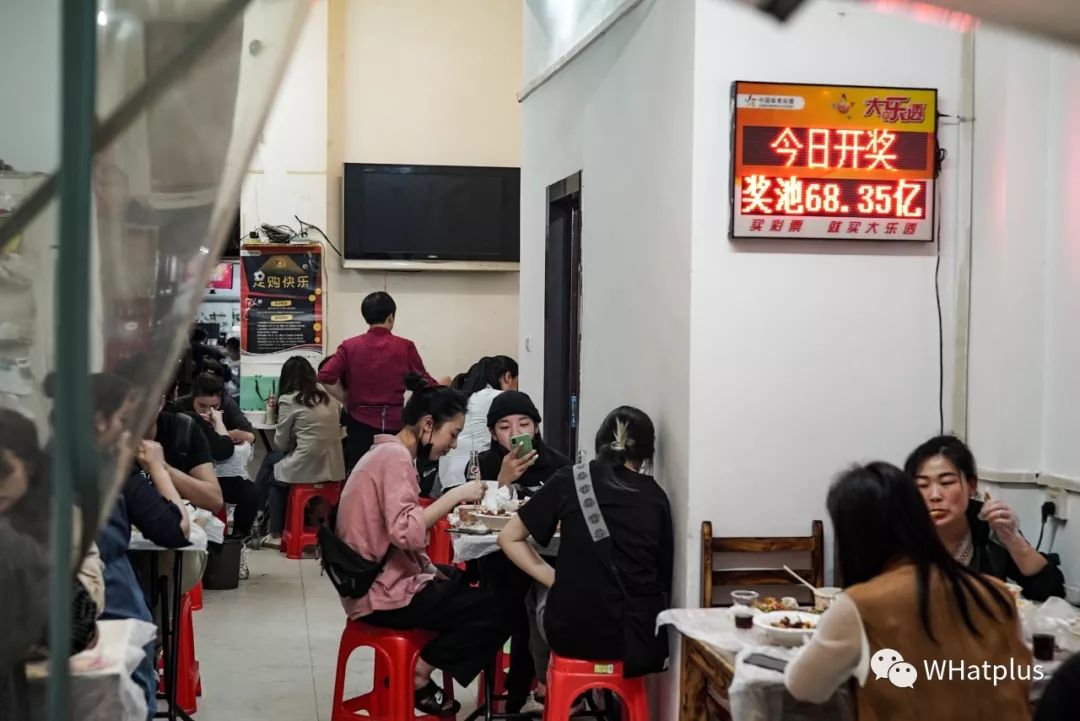 拦江路江边宵夜,拦江路夜宵